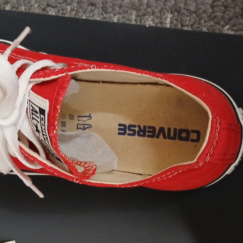 Converse Red Canvas Sneakers with White Accents Womens SZ 8 - Picture 7 of 10